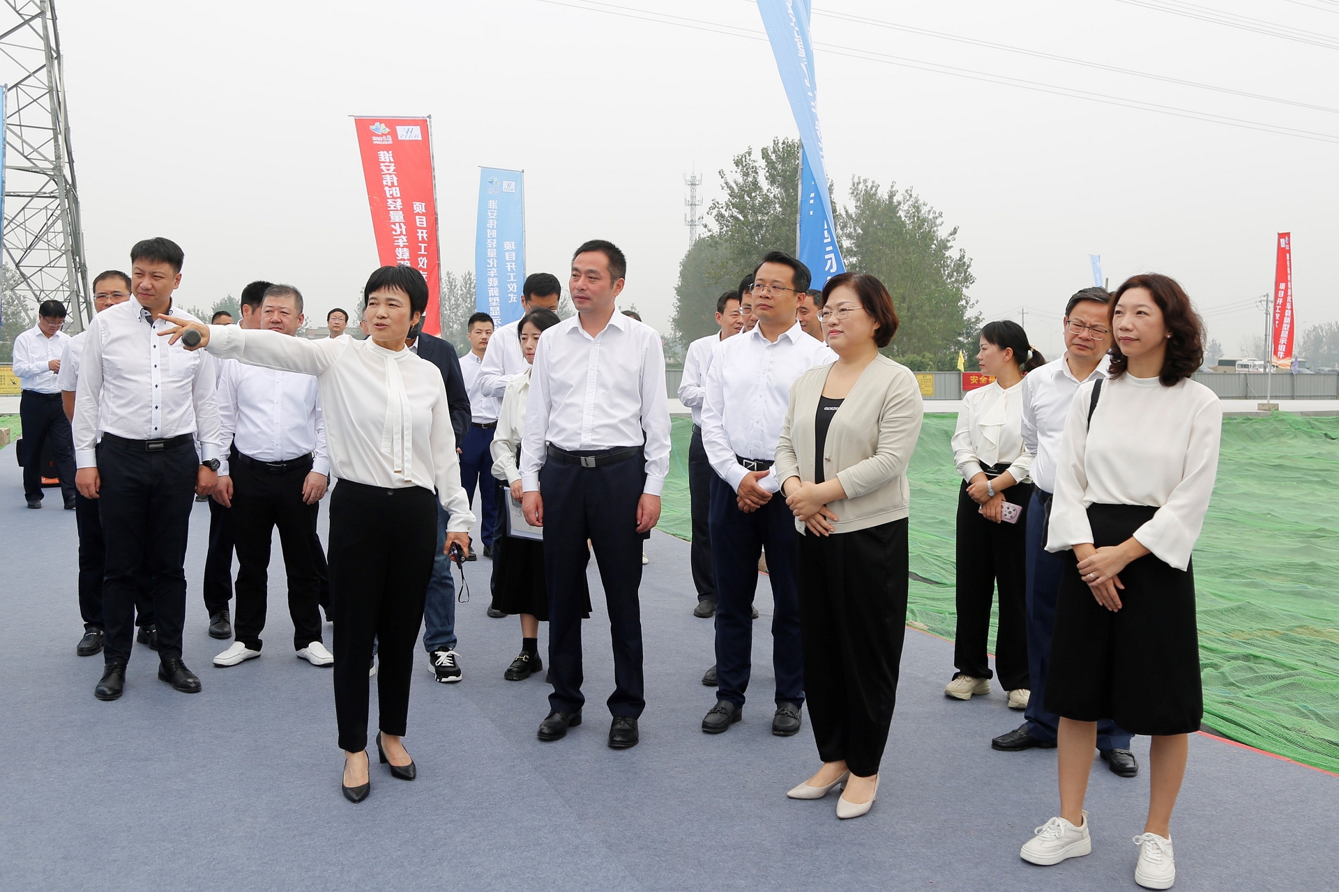 淮安大发88轻量化车载新型显示组件项目开工建设3.JPG